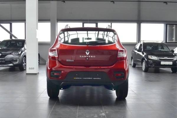 Практичный Renault Sandero Stepway: обзор доступного кросс-хэтчбека 2021 года