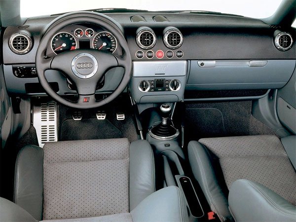 Подержанный Audi TT 8N: первые DSG, турбомоторы и сложность VR6