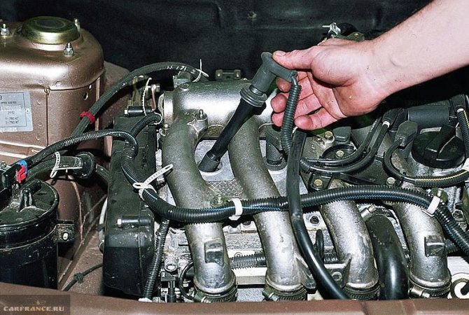 При холодном двигателе ВАЗ 2112 16 клапанов заводится и сразу блокируется