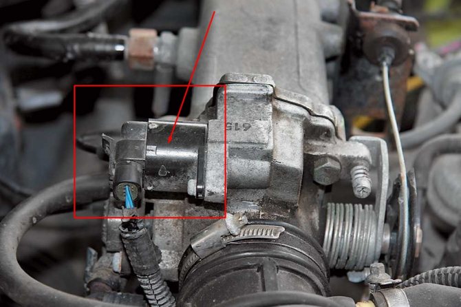 Почему двигатель автомобиля выключается при нажатии на педаль акселератора? Карбюратор зависает при нажатии на газ на ВАЗ 2107